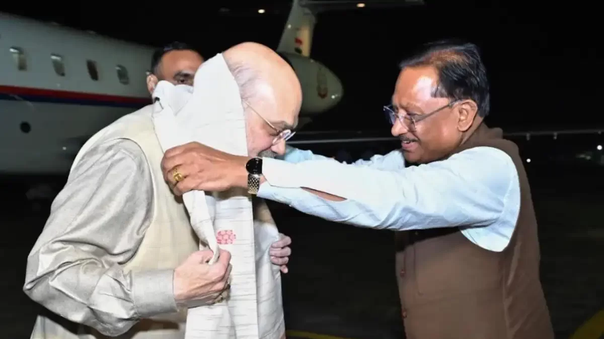 रायपुर पहुंचे अमित शाह