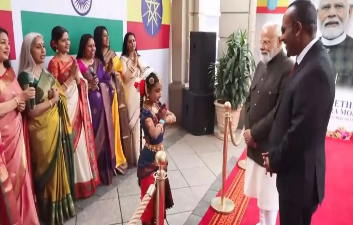 अदीस अबाबा में भारतीय समुदाय से मिले पीएम मोदी