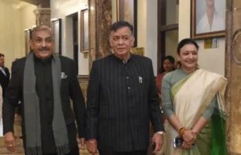 यूपी विधानसभा में अध्यक्ष सतीश महाना से मिले राज्यसभा सांसद प्रमोद तिवारी
