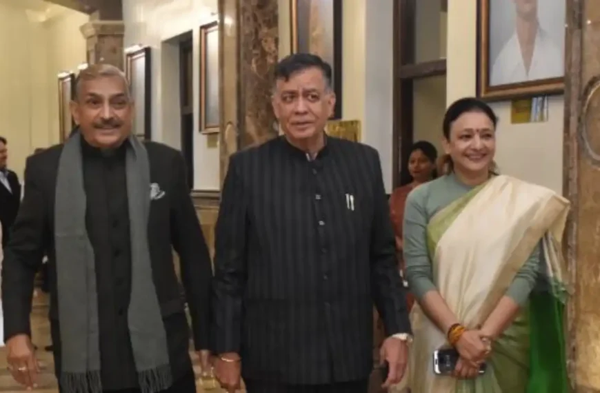 यूपी विधानसभा में अध्यक्ष सतीश महाना से मिले राज्यसभा सांसद प्रमोद तिवारी