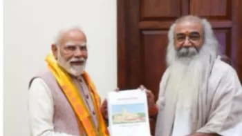 पीएम मोदी से मिले आचार्य प्रमोद कृष्णम, सौंपी प्रगति रिपोर्ट