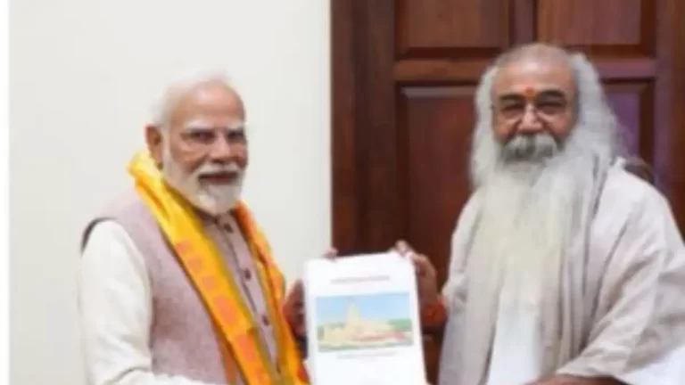 पीएम मोदी से मिले आचार्य प्रमोद कृष्णम, सौंपी प्रगति रिपोर्ट