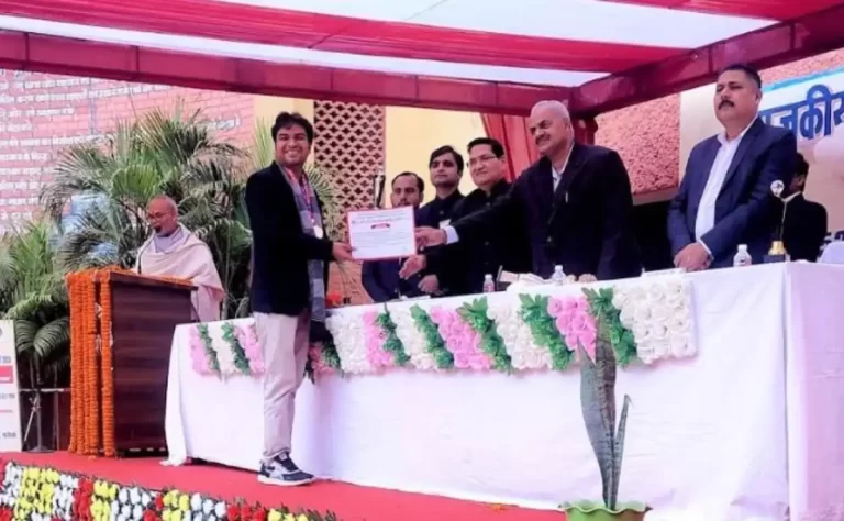 प्रतापगढ़ के शिक्षक अनिल निलय और बाल वैज्ञानिक ईशान ने किया यूपी टॉप