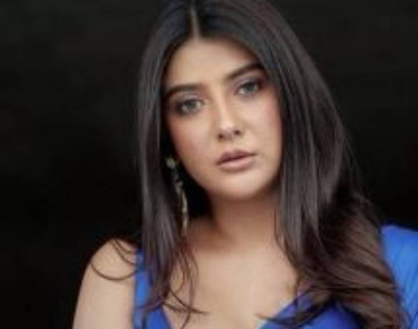 बीजेपी छोड़ टीएमसी में शामिल हुईं अभिनेत्री पर्णो मित्रा