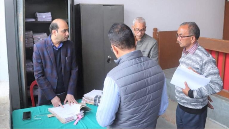 तहसीलदार कुण्डा पर कार्रवाई के निर्देश