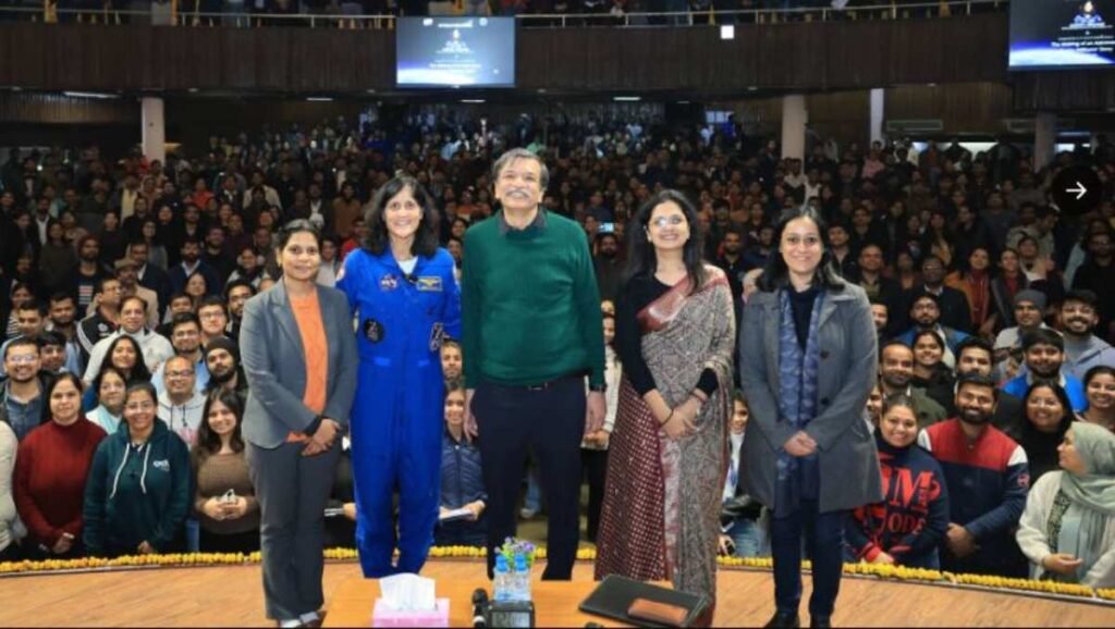 सुनीता विलियम्स ने छात्रों को बड़े सपने देखने के लिए प्रेरित किया