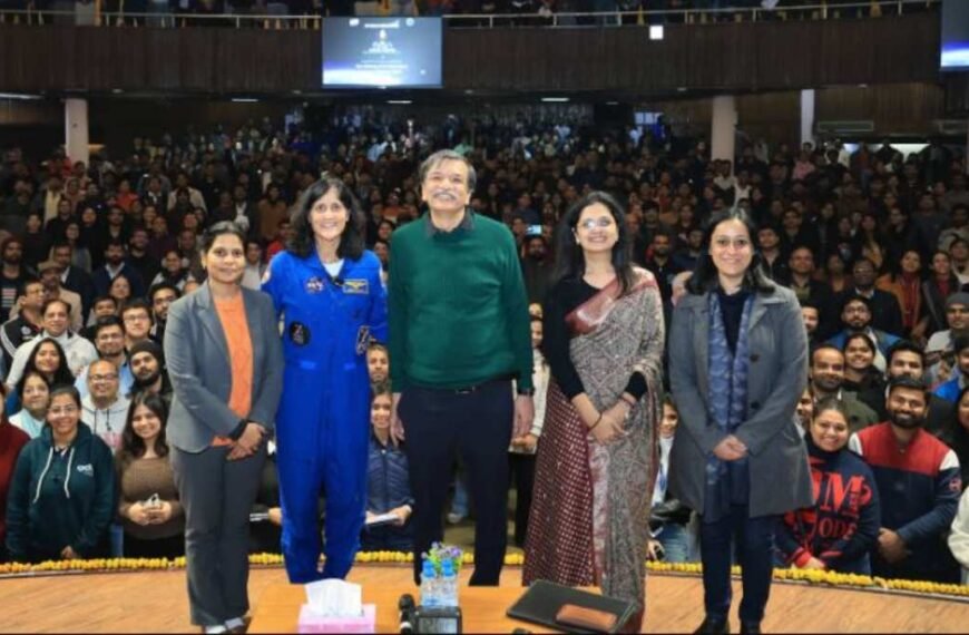 सुनीता विलियम्स ने छात्रों को बड़े सपने देखने के लिए प्रेरित किया