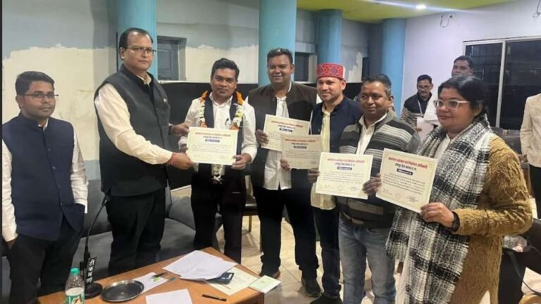 मोहन तिवारी चुने गये अध्यक्ष