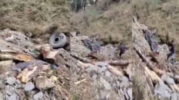 आर्मी को बुलेट प्रूफ वाहन गहरी खाई में गिरा