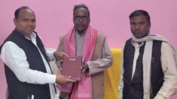 पत्रकार ओम प्रकाश श्रीवास्तव का सम्मान