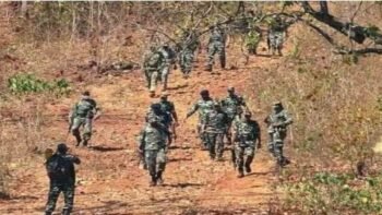 सुरक्षाबलों ने टॉप नक्सली पापाराव को घेरा