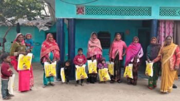 बोर्रा गांव में पोषाहार किट वितरण