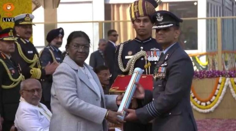 जांबाज पायलट कैप्टन शुभांशु शुक्ला अशोक चक्र से सम्मानित