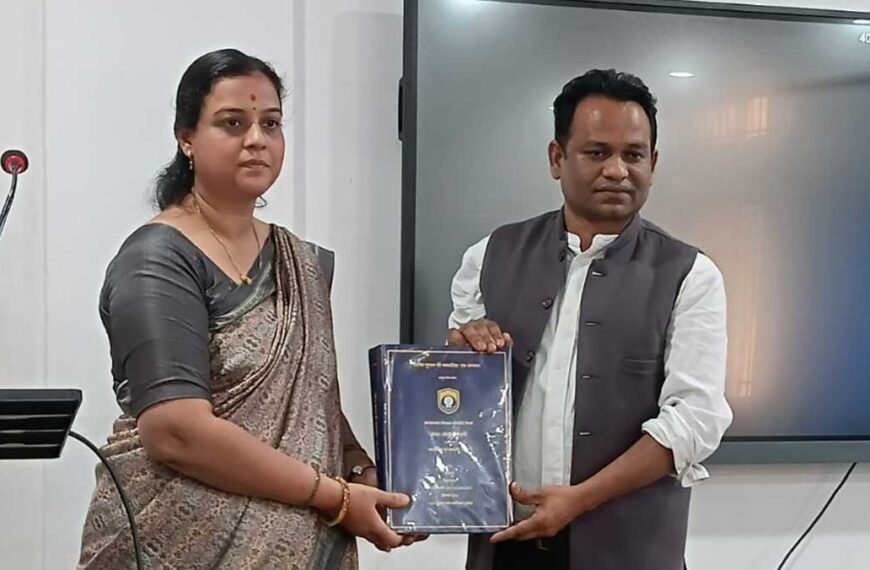 दिव्या पाठक ने पत्रकारिता में की पीएचडी