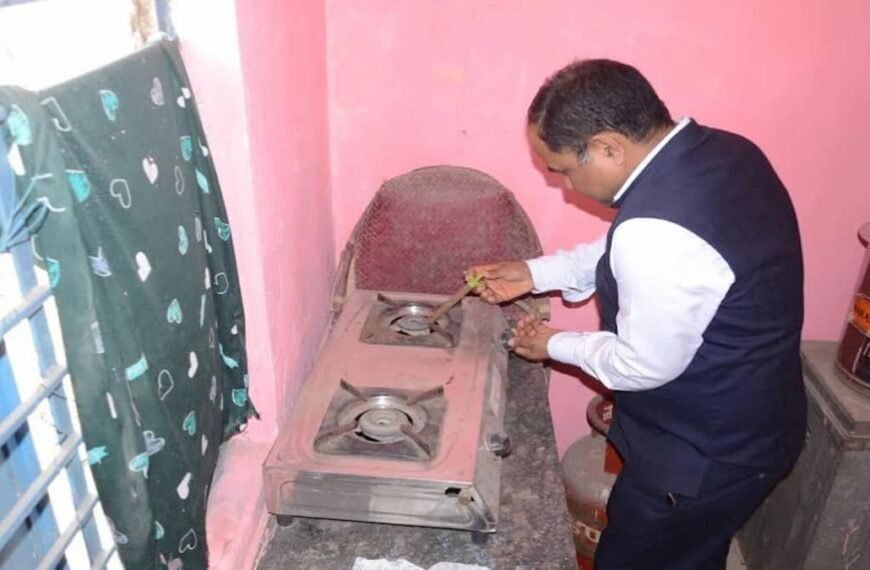 मंदिर हसौद के आंगनबाड़ी केंद्र 06 को देख भड़के कलेक्टर