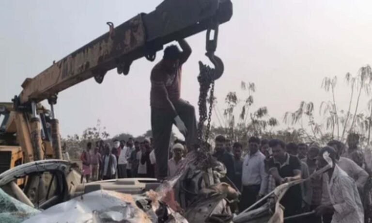 धमतरी में भीषण सड़क दुर्घटना