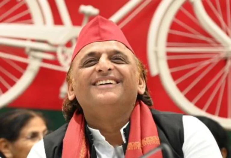 हमारी सरकार बनी तो महिलाओं को देंगे 40 हजार की सम्मान राशि : अखिलेश यादव