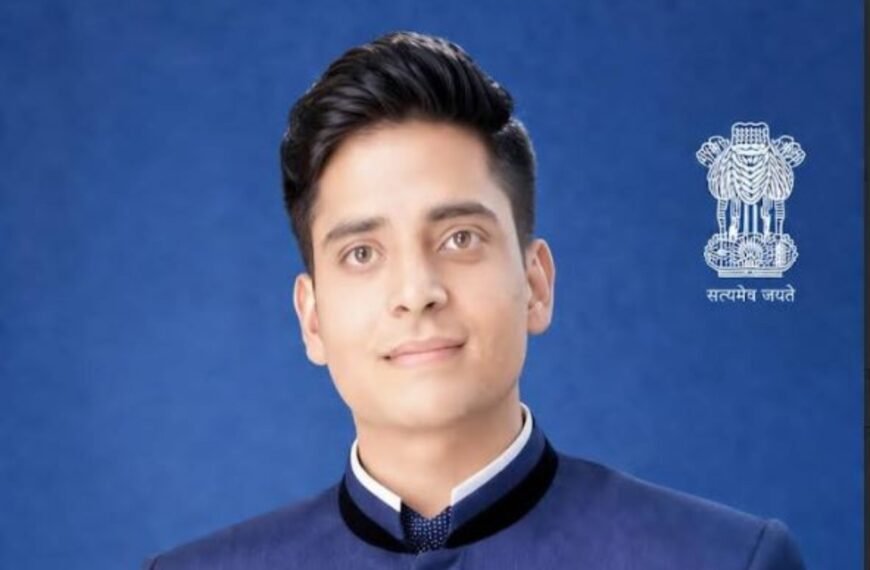 आयुष पांडेय ने सफलता का परचम लहराया