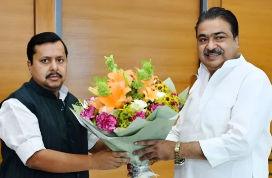 अक्षय प्रताप सिंह का राजनीतिक कद