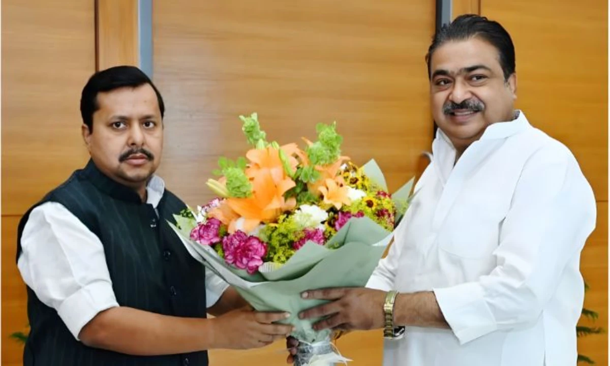 अक्षय प्रताप सिंह का राजनीतिक कद