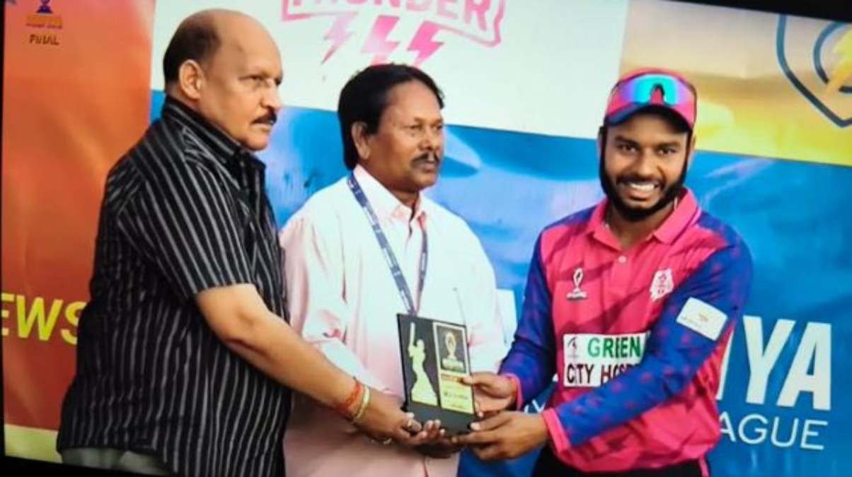 प्रतापगढ़ के ऋतिक बने प्लेयर आफ द मैच