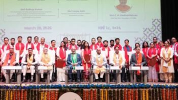 शॉर्टकट की बजाय चरित्र और लाभ की बजाय उद्देश्य को चुनें: उपराष्‍ट्रपति