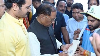 Vishnu Deo Sai honours Ichkela girl cricketers, distributes kits