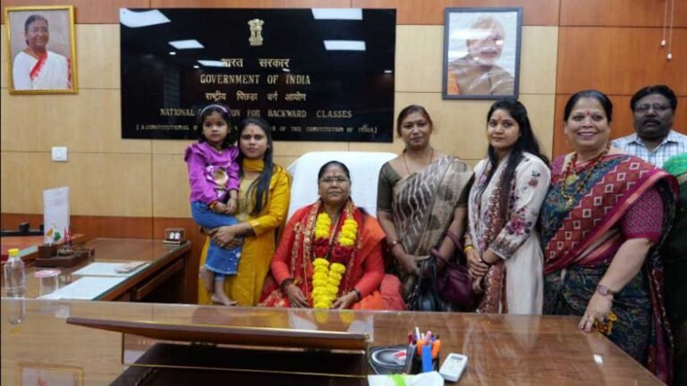 साध्वी निरंजन ज्योति ने ओबीसी आयोग के अध्यक्ष पद का दायित्व संभाला