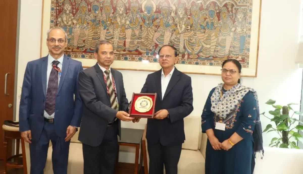 प्रधानमंत्री के प्रधान सचिव पीके मिश्रा ने पूरी की स्वगणना