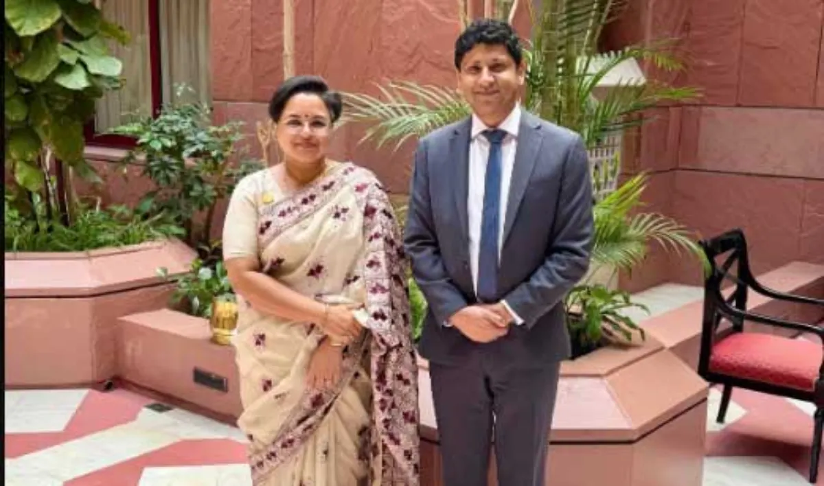 कुवैत में भारतीय कूटनीति का दबदबा: इंडिया हाउस में पहुंचे ब्रिटेन के राजदूत