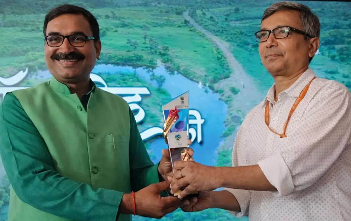 अजय क्रांतिकारी को मिला सम्मान