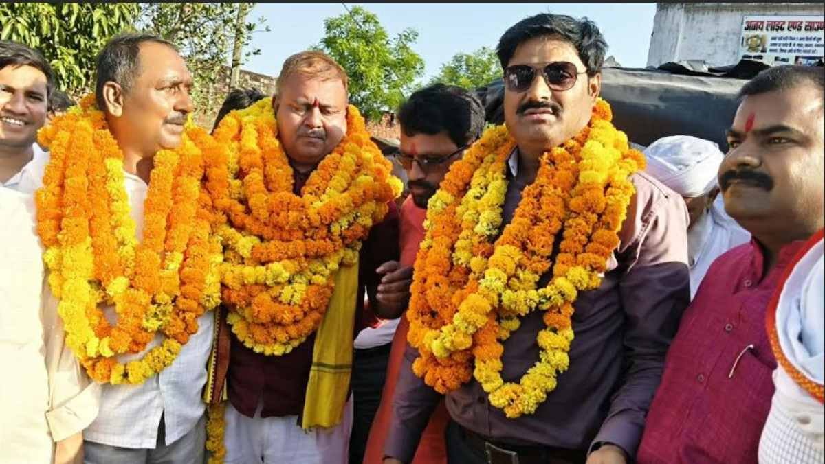 अधिवक्ता अशोक मिश्र उर्फ पप्पू रानीगंज सहकारी बैंक के अध्यक्ष निर्वाचित