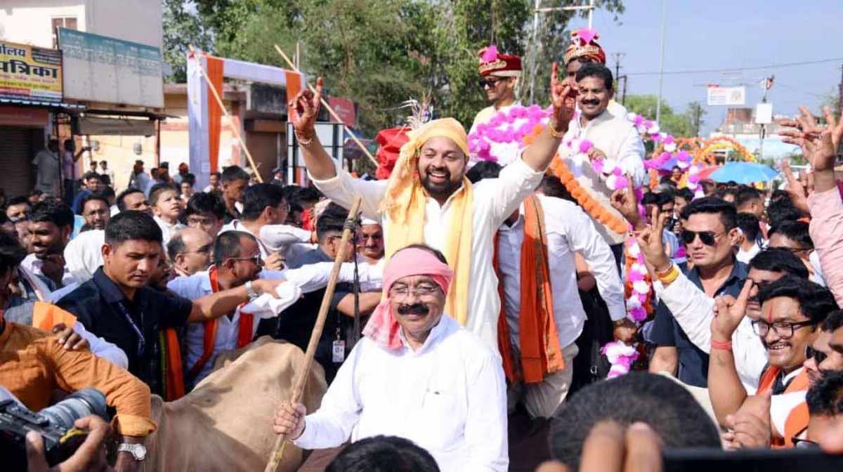 भाजपा विधायक दीपेश साहू ने मुख्यमंत्री कन्या विवाह योजना में रचाया विवाह, डिप्टी सीएम ने दिया आशीर्वाद