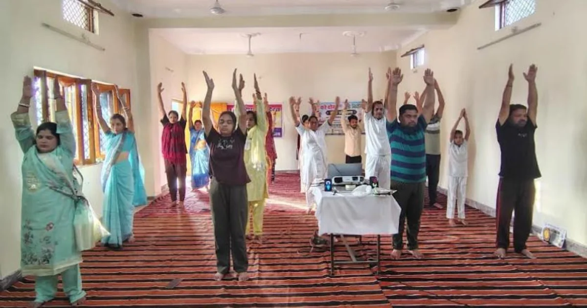 नियमित योग स्वस्थ एवं संतुलित जीवन का आधार