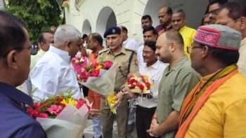 प्रतापगढ़ पहुंचे प्रभारी मंत्री मयंकेश्वर शरण सिंह, अफसरों संग की बैठक