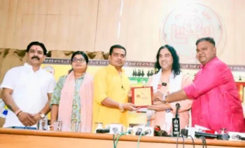 सनातन की जड़ों से जुड़े बिना सुरक्षित नहीं होगी नई पीढ़ी