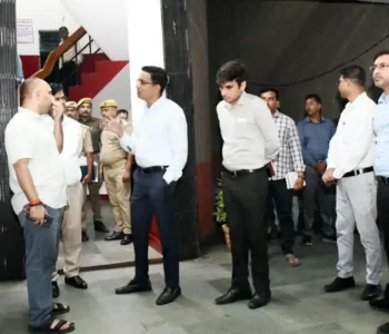 प्रतापगढ़ में मातृ-मृत्यु दर अधिक, मंडलायुक्त ने रोका सीएमओ का वेतन
