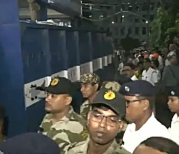 कोलकाता के दुर्गा पंडाल में भगदड़